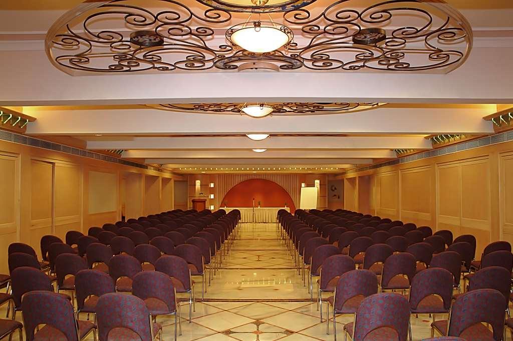 Comfort Inn President Near Ahmedabad Junction Station Facilities photo