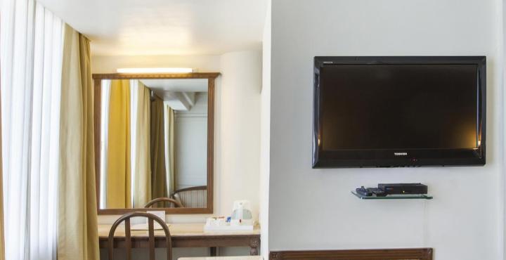 Comfort Inn President Near Ahmedabad Junction Station Exterior photo