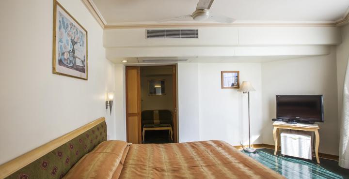 Comfort Inn President Near Ahmedabad Junction Station Exterior photo