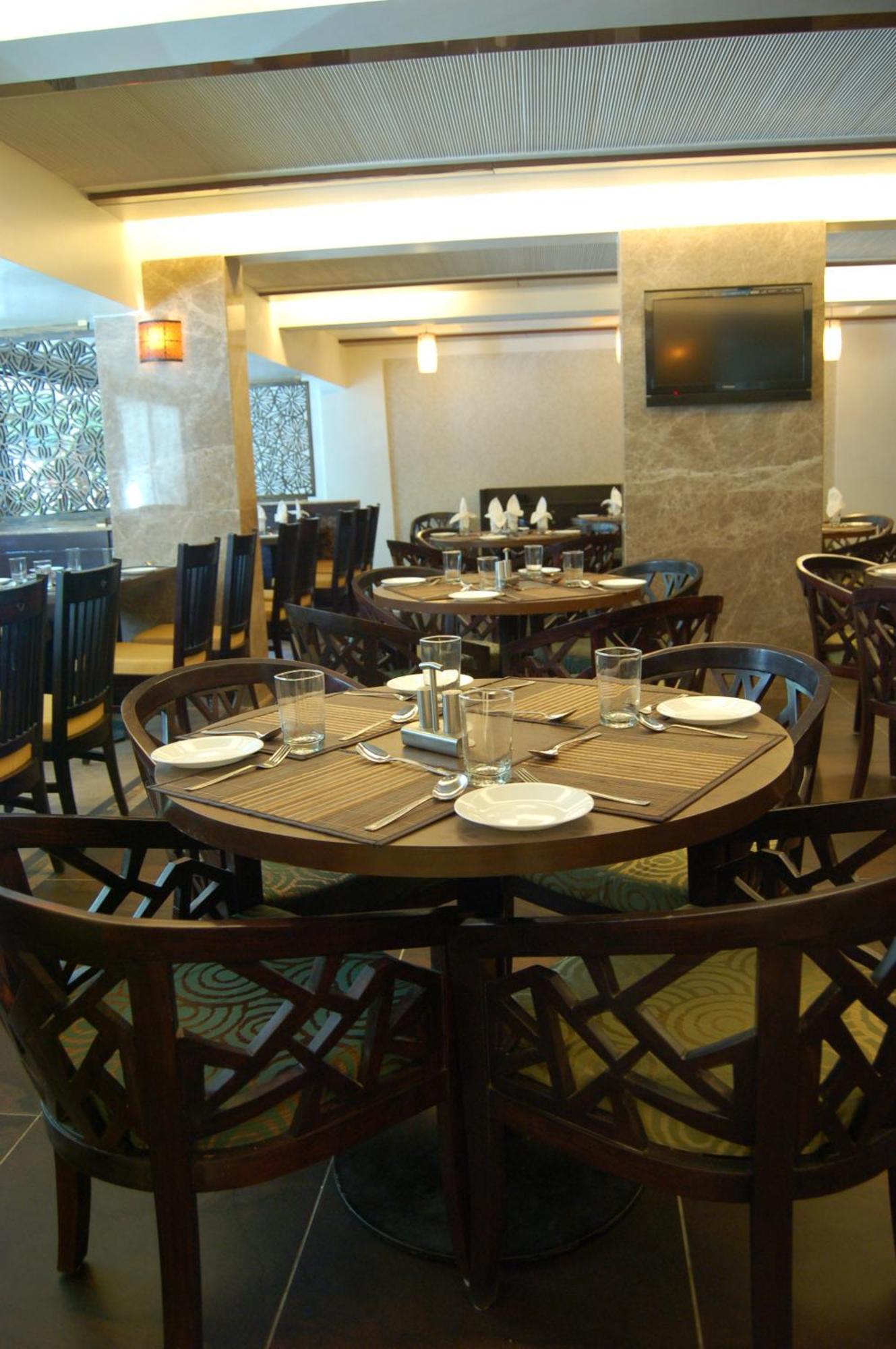 Comfort Inn President Near Ahmedabad Junction Station Exterior photo