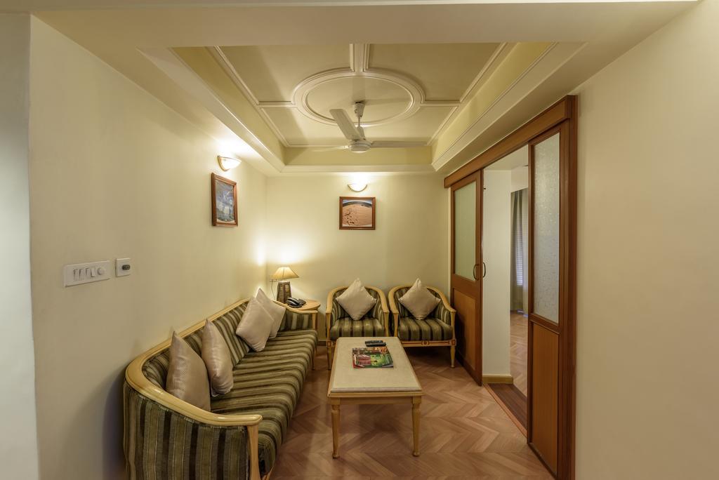 Comfort Inn President Near Ahmedabad Junction Station Exterior photo