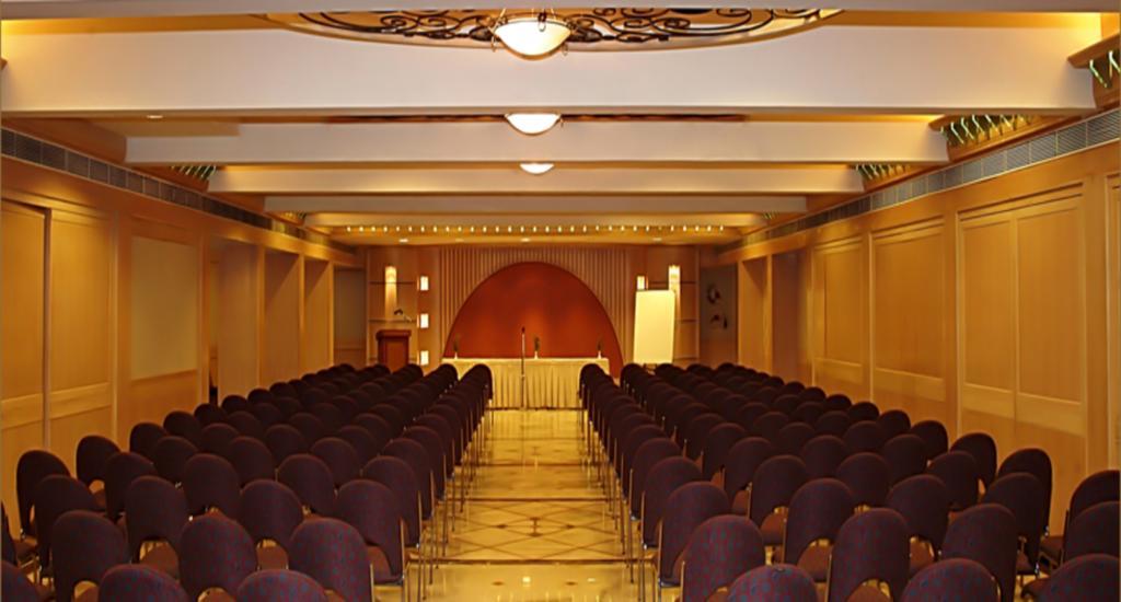 Comfort Inn President Near Ahmedabad Junction Station Exterior photo