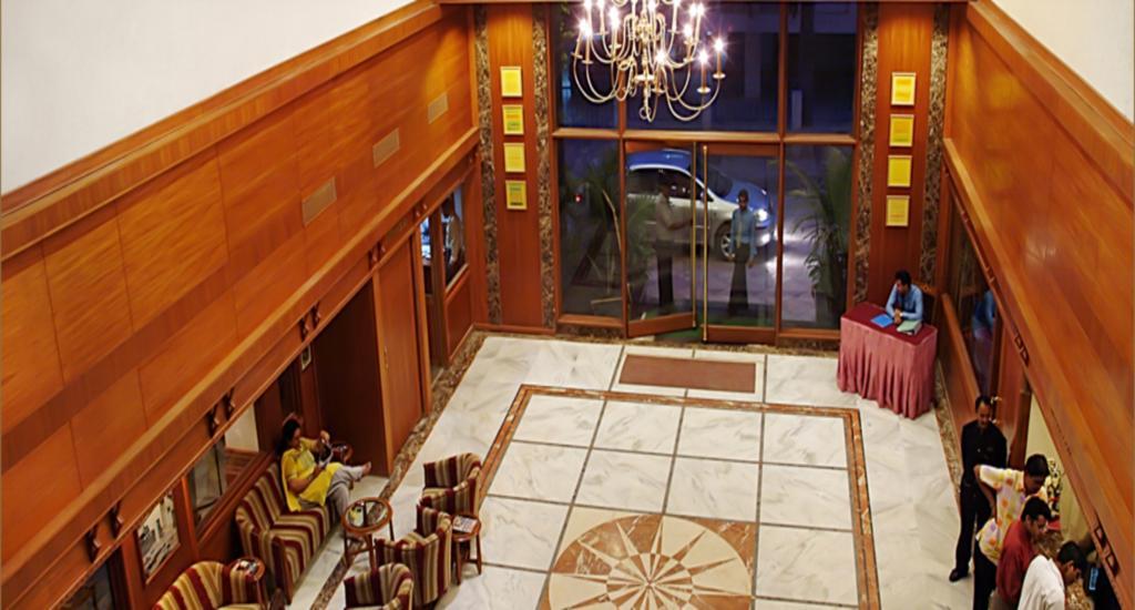 Comfort Inn President Near Ahmedabad Junction Station Exterior photo