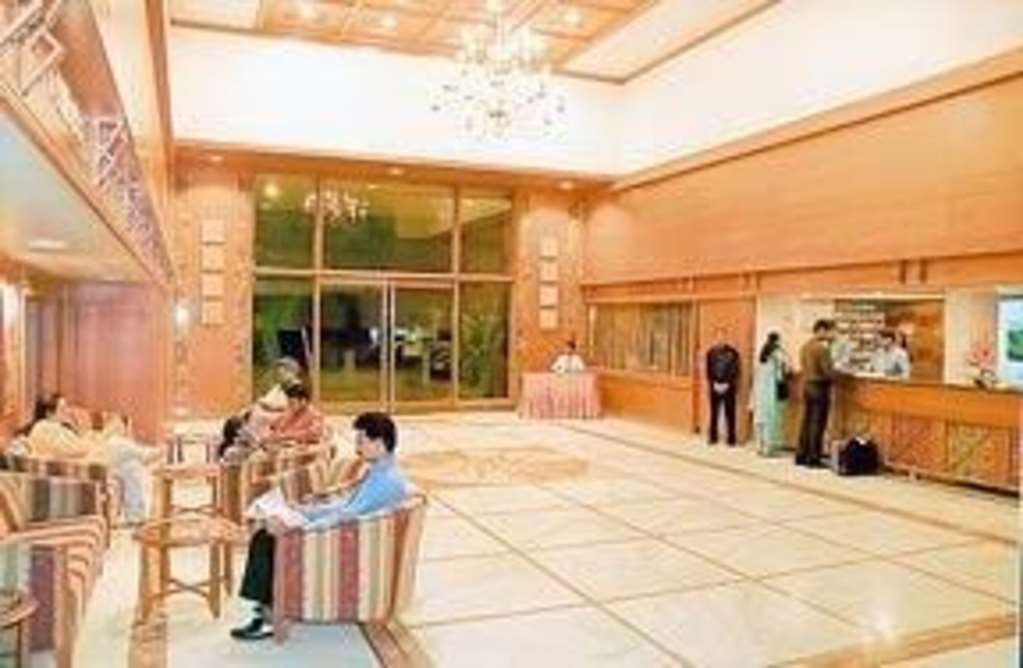 Comfort Inn President Near Ahmedabad Junction Station Interior photo